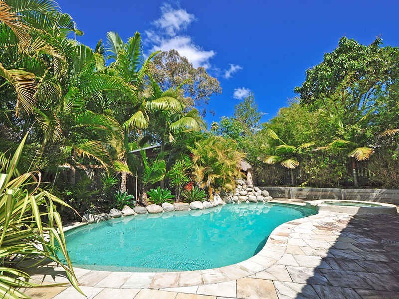 4 Pines Avenue, Cooroibah QLD 4565