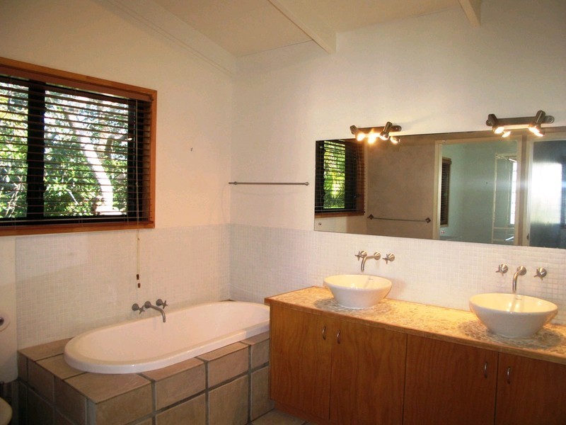 6 Weyba Street, Sunshine Beach QLD 4567