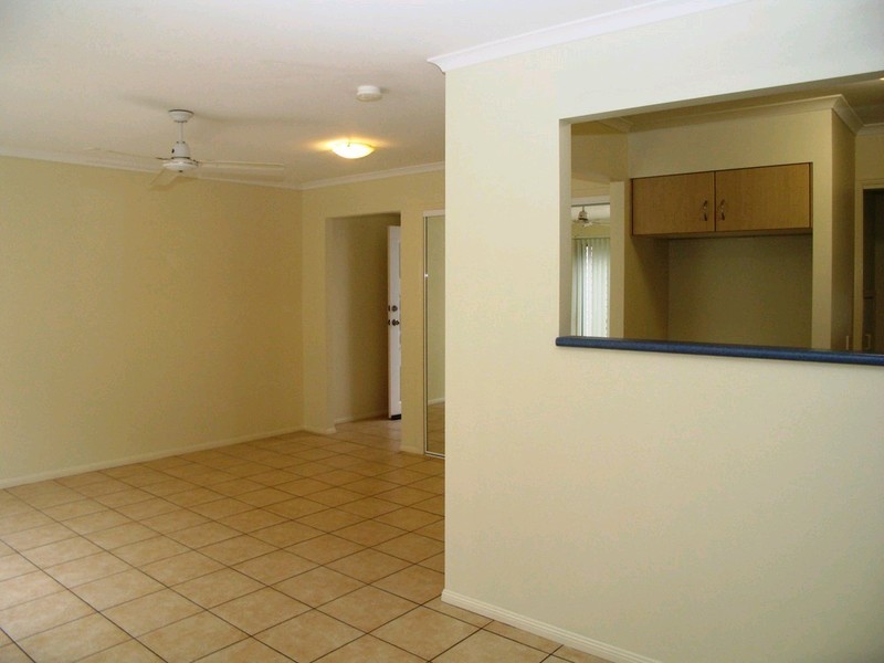 1/14 Advance Place, Sunrise Beach QLD 4567