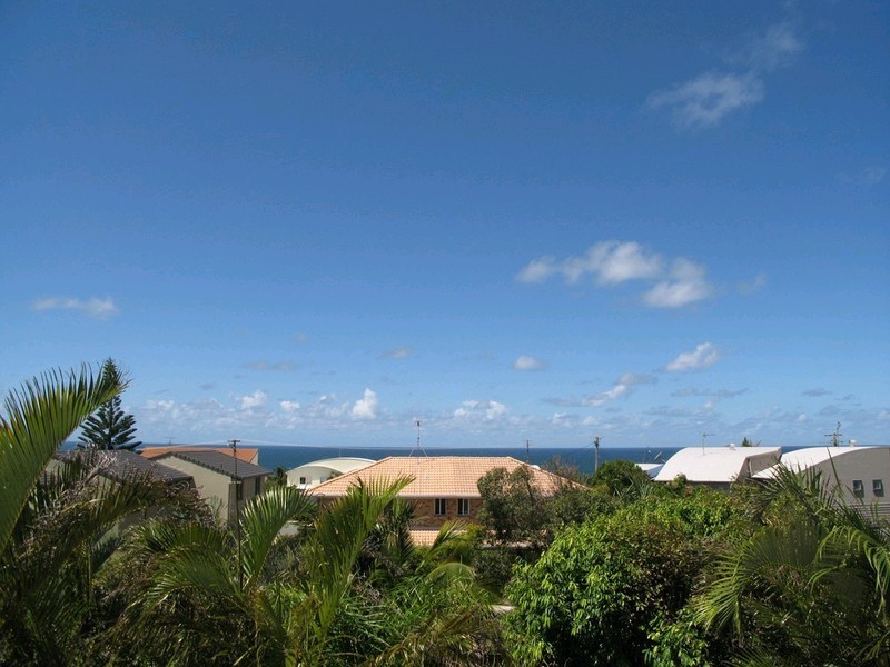 6 Margit Crescent, Sunrise Beach QLD 4567