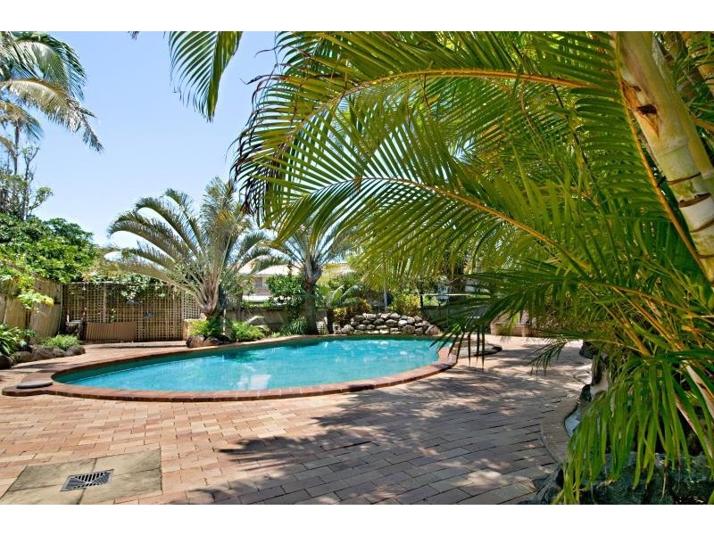 6 Margit Crescent, Sunrise Beach QLD 4567