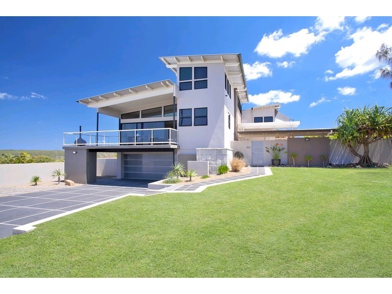 Castaways Beach QLD 4567