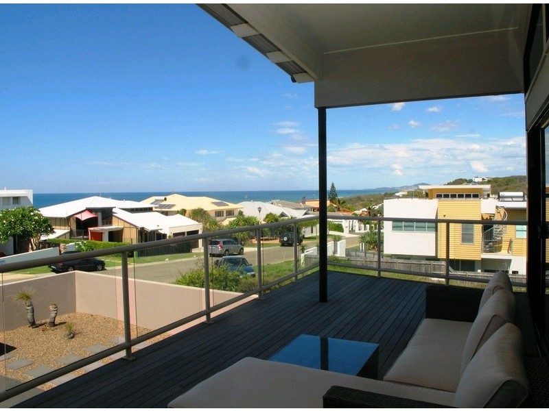 Castaways Beach QLD 4567