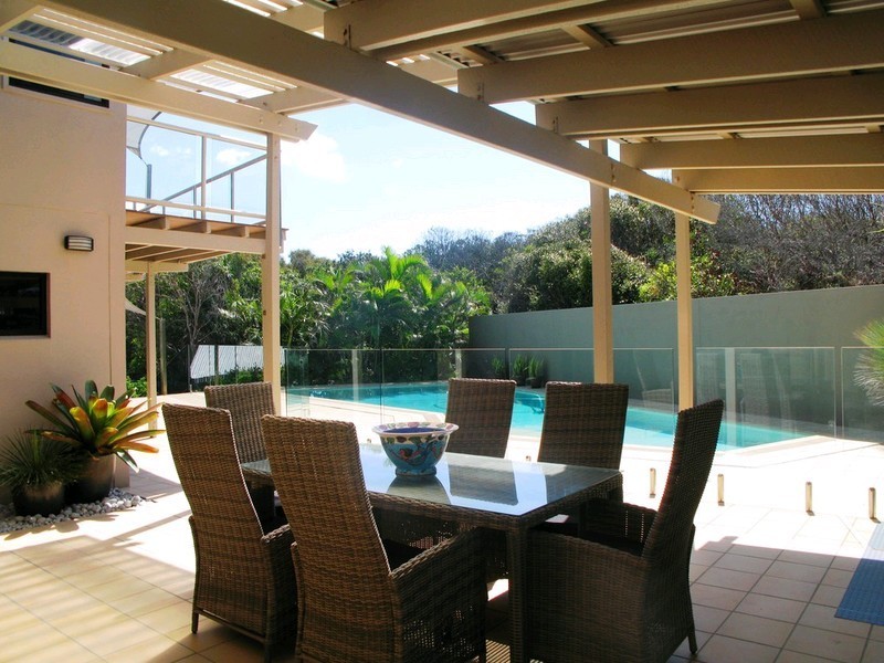 Castaways Beach QLD 4567