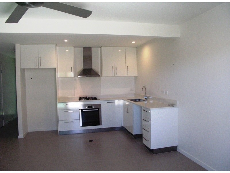 2/ 16 Kingfisher Drive, Peregian Beach QLD 4573