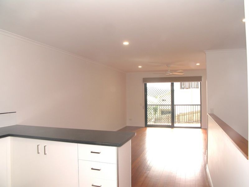 Unit 4/15 Advance Place, Sunrise Beach QLD 4567