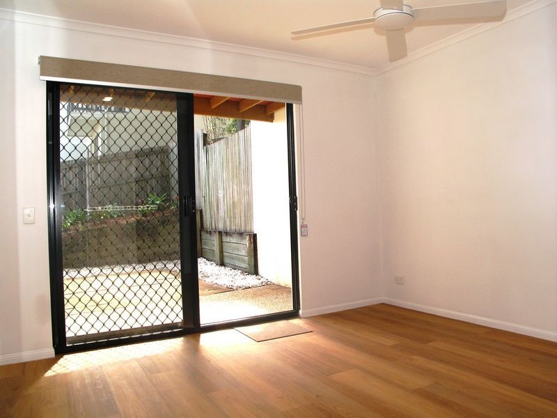 Unit 4/15 Advance Place, Sunrise Beach QLD 4567