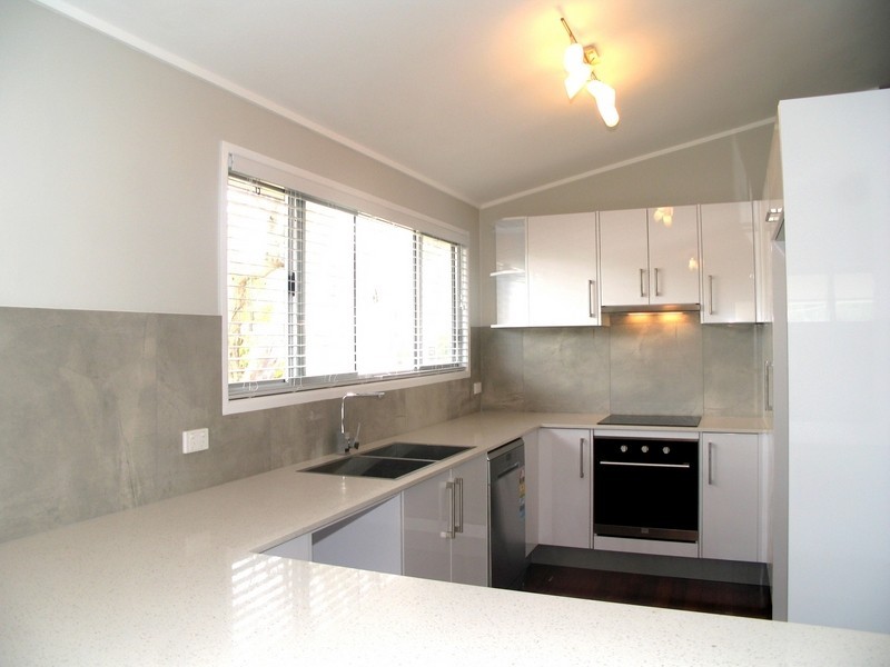 4 Brolga Lane, Noosa Heads QLD 4567