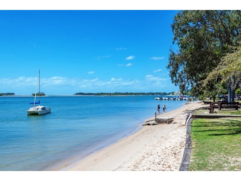 Unit 4/271 Gympie Terrace, Noosaville QLD 4566