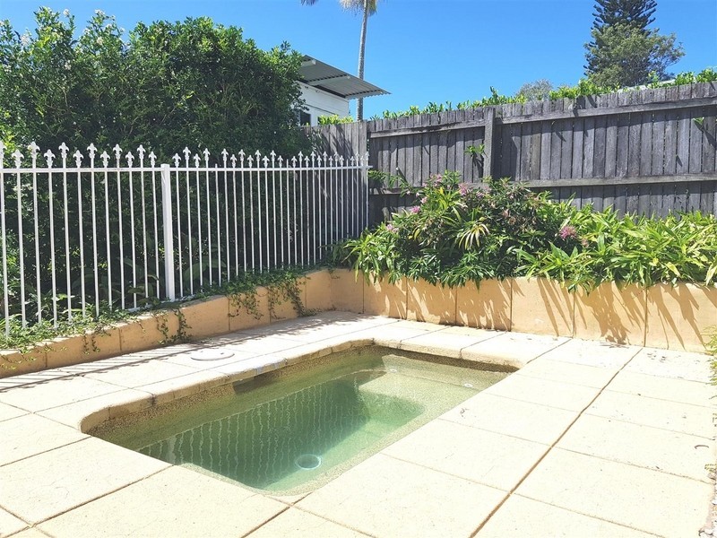 38 Dame Patti Drive, Sunrise Beach QLD 4567