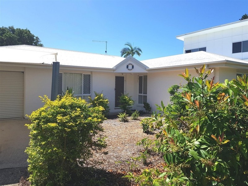 38 Dame Patti Drive, Sunrise Beach QLD 4567