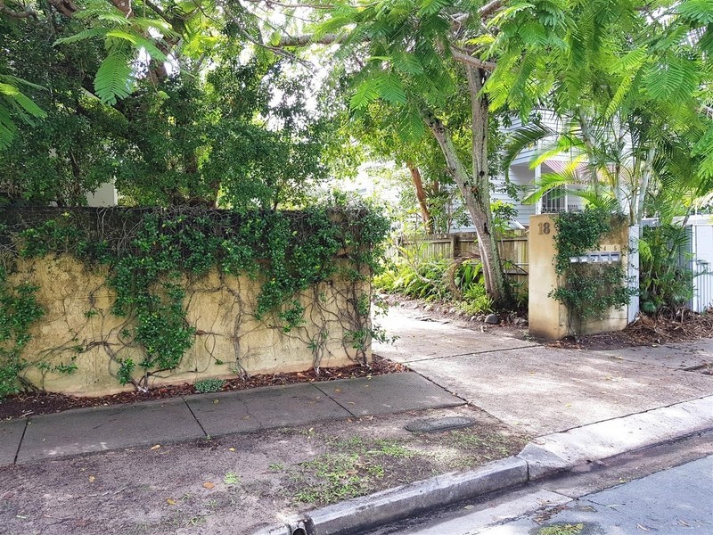 2/18 William Street, Noosaville QLD 4566