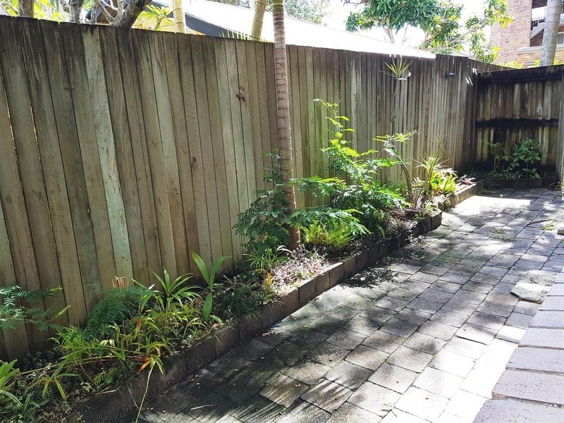 2/18 William Street, Noosaville QLD 4566