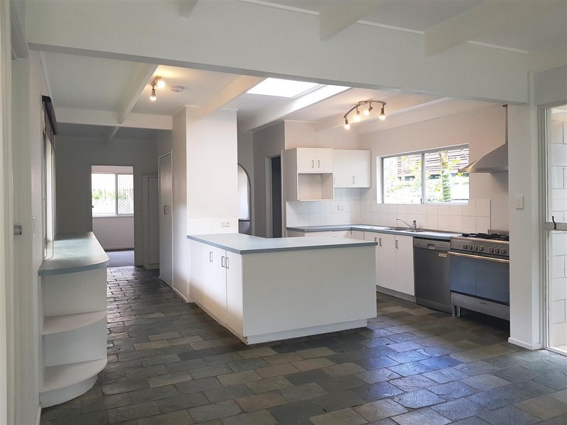 10 Weyba Street, Sunshine Beach QLD 4567