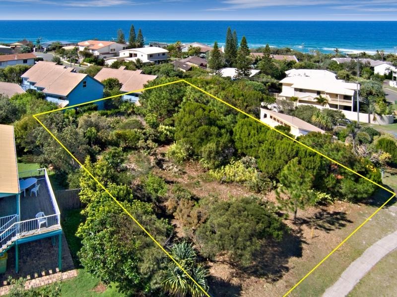 16 Orealla Crescent, Sunrise Beach QLD 4567