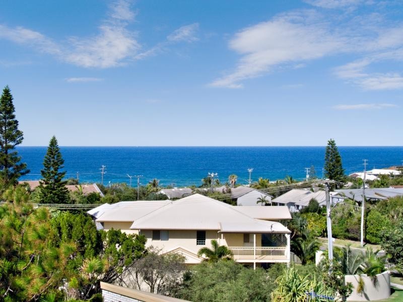 16 Orealla Crescent, Sunrise Beach QLD 4567