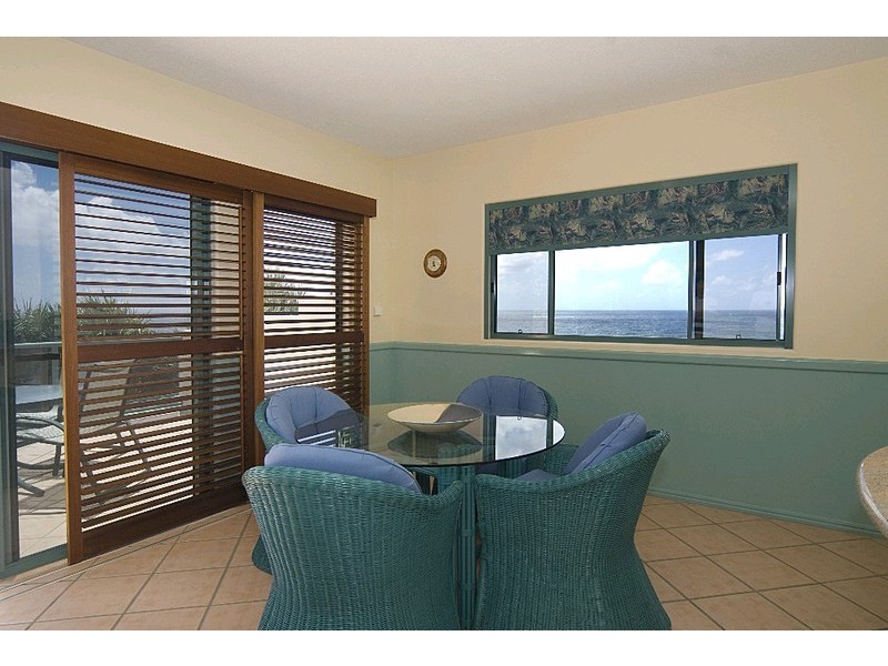 2/33 Tingira Crescent, Sunrise Beach QLD 4567