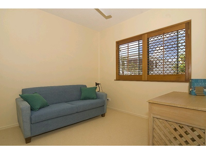 2/33 Tingira Crescent, Sunrise Beach QLD 4567