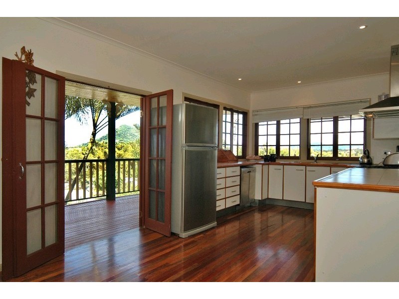 16 Hayward Road, Cooroy QLD 4563