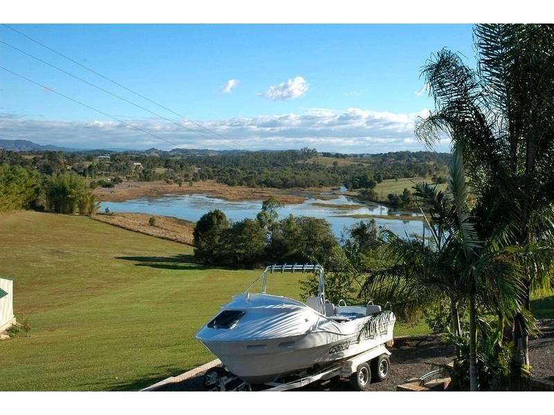 16 Hayward Road, Cooroy QLD 4563