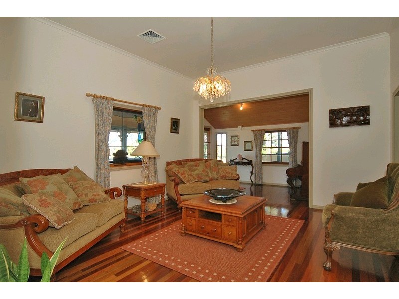 16 Hayward Road, Cooroy QLD 4563