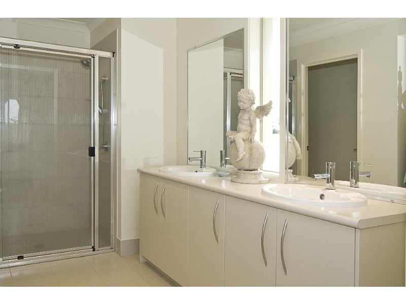 134 The Avenue, Peregian Springs QLD 4573