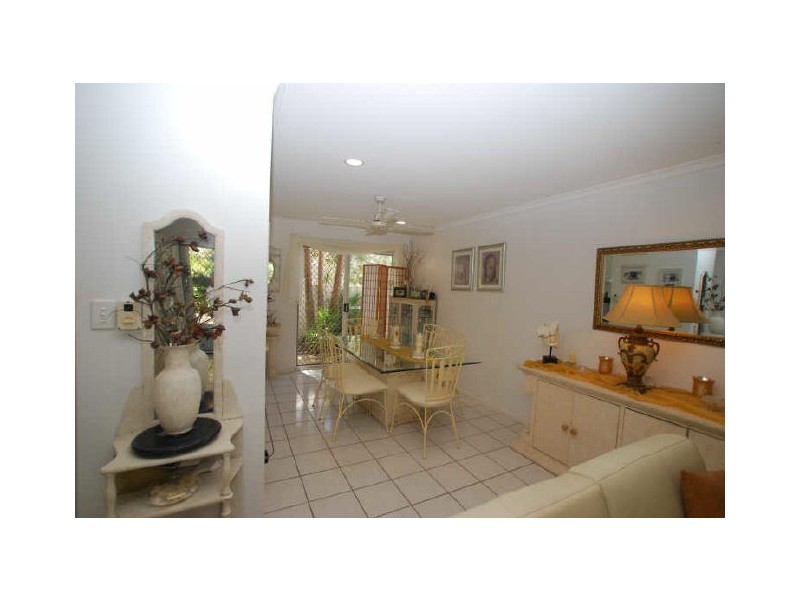 2/68 Southern Cross Parade, Sunrise Beach QLD 4567