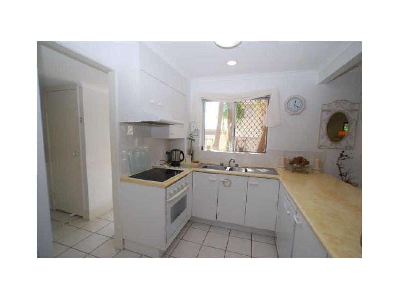 2/68 Southern Cross Parade, Sunrise Beach QLD 4567