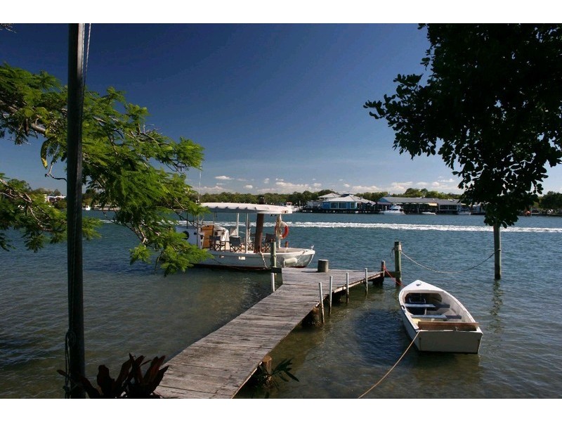 9 Noosa River Drive, Tewantin QLD 4565