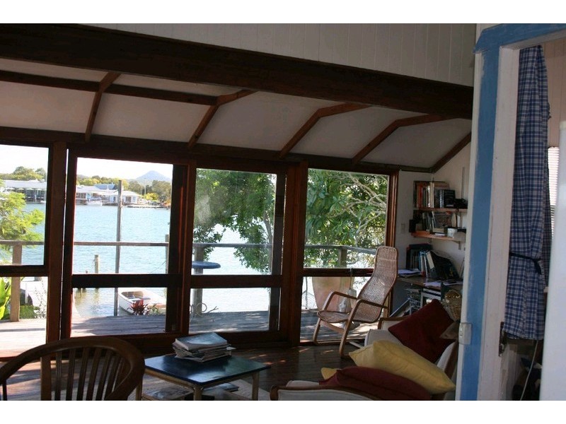 9 Noosa River Drive, Tewantin QLD 4565