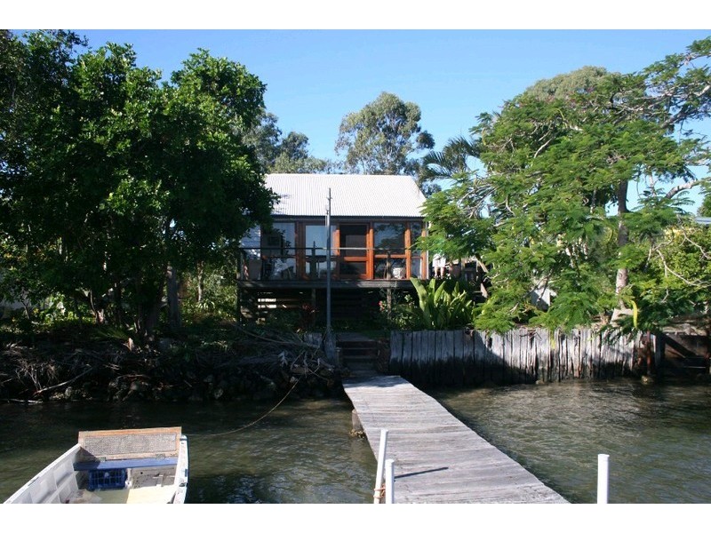 9 Noosa River Drive, Tewantin QLD 4565