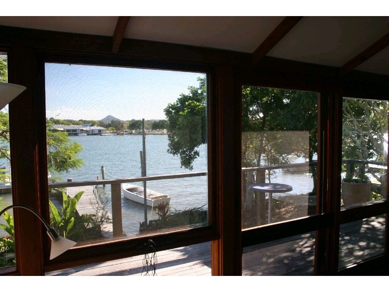 9 Noosa River Drive, Tewantin QLD 4565