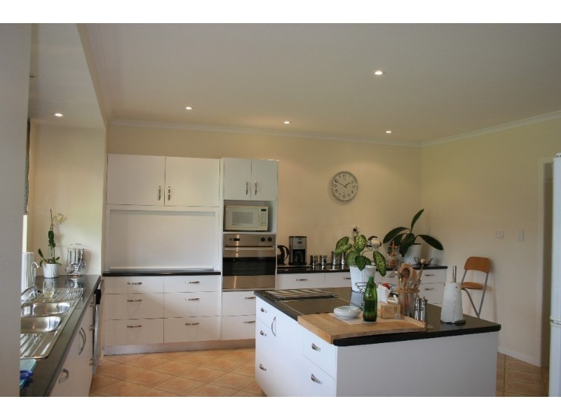 39 Hatch Street, Cootharaba QLD 4565