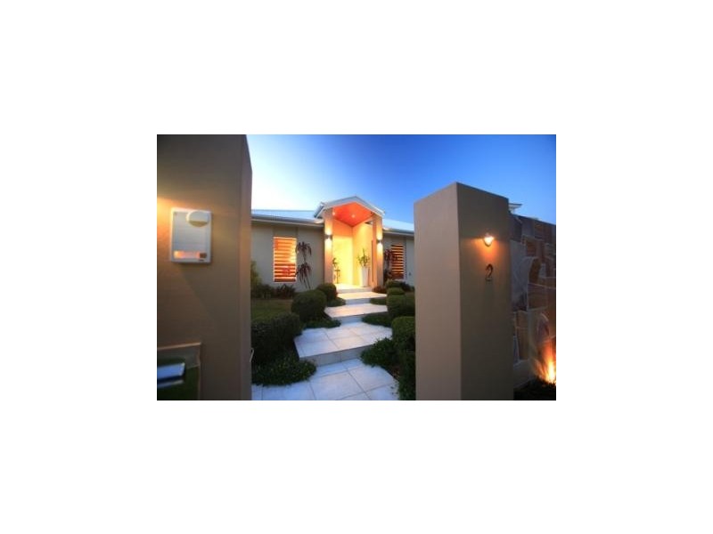 2 Oak Court, Minyama QLD 4575