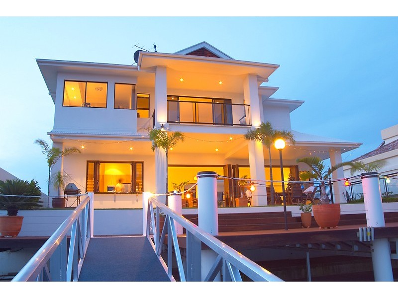 6 Mooloolah Island, Minyama QLD 4575