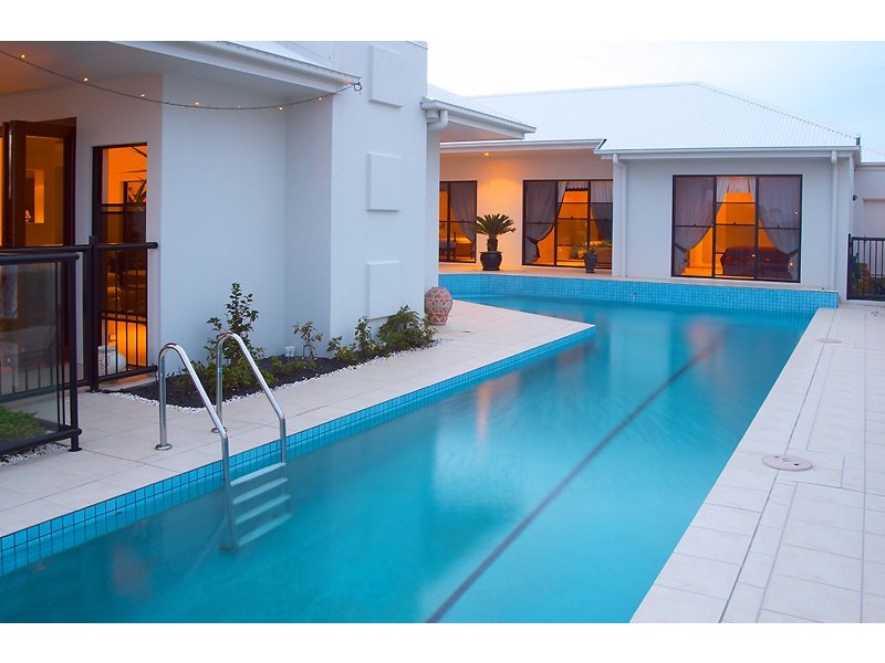 6 Mooloolah Island, Minyama QLD 4575