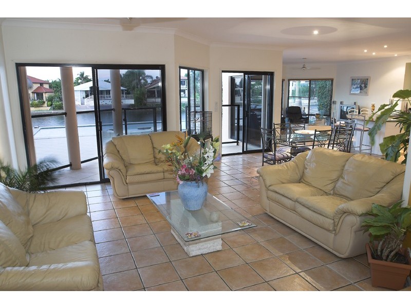 74 Sunbird Chase, Parrearra QLD 4575