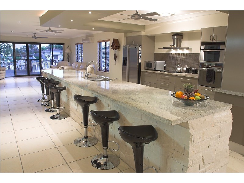 8 Adaluma Avenua, Buddina QLD 4575