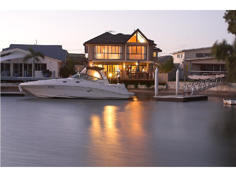 8 Adaluma Avenua, Buddina QLD 4575