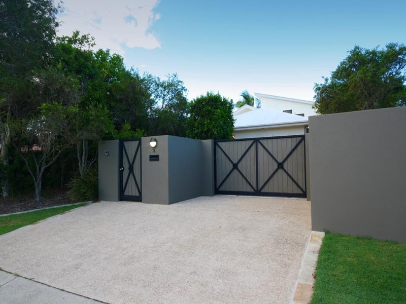 11 Bangalow Street, Minyama QLD 4575