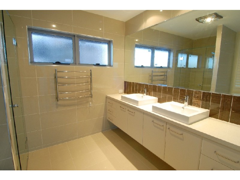 33 Barbuda Circuit, Parrearra QLD 4575