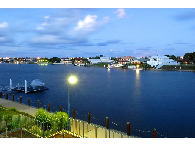 33 Barbuda Circuit, Parrearra QLD 4575