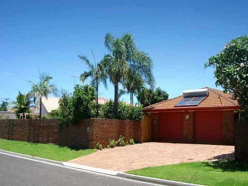 18 Birubu Street, Minyama QLD 4575