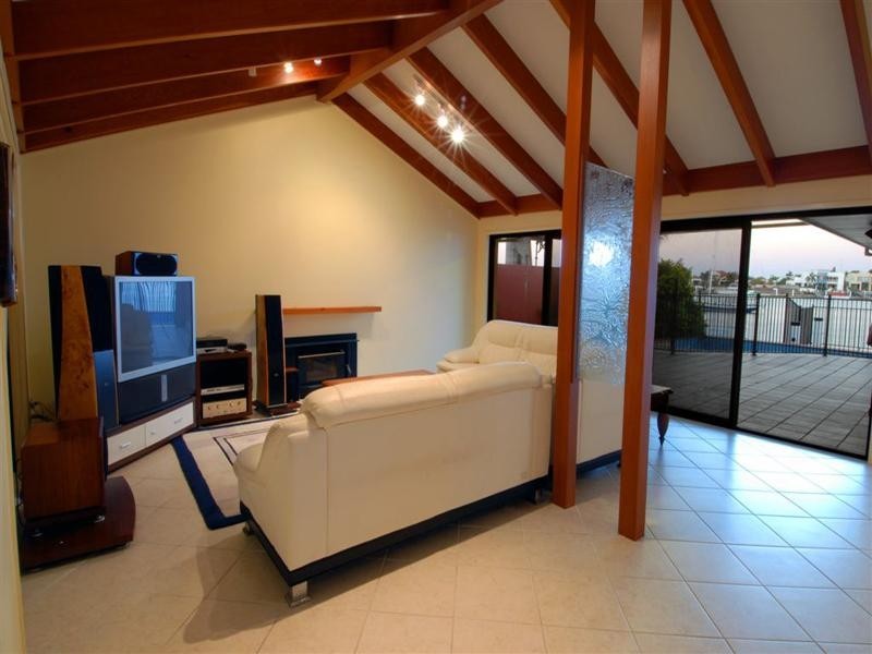 38 Carwoola Crescent, Mooloolaba QLD 4557