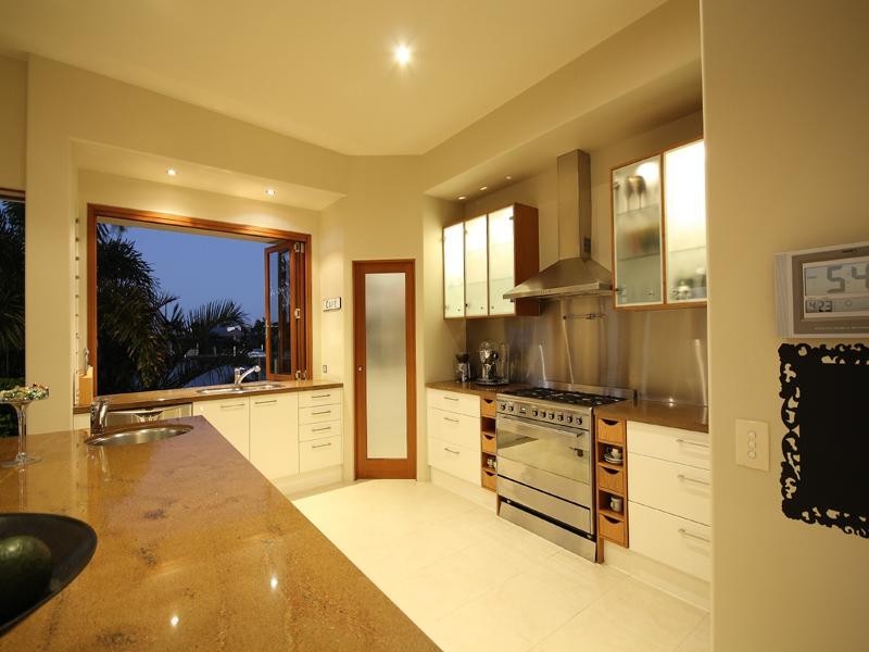 10 Cayman Place, Kawana Island QLD 4575