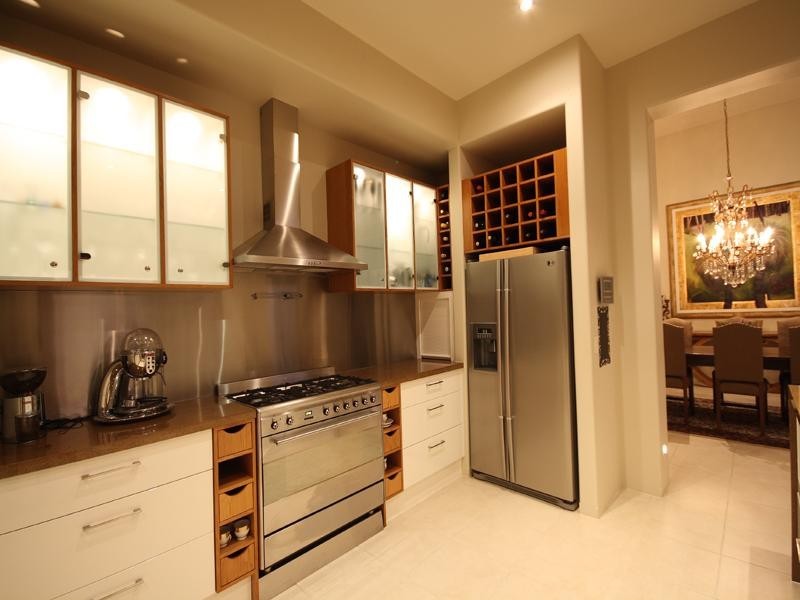 10 Cayman Place, Kawana Island QLD 4575