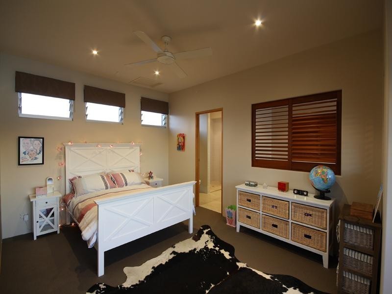 10 Cayman Place, Kawana Island QLD 4575