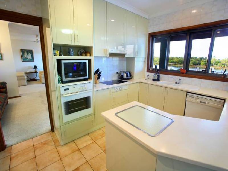 18 Imara Court, Mountain Creek QLD 4557