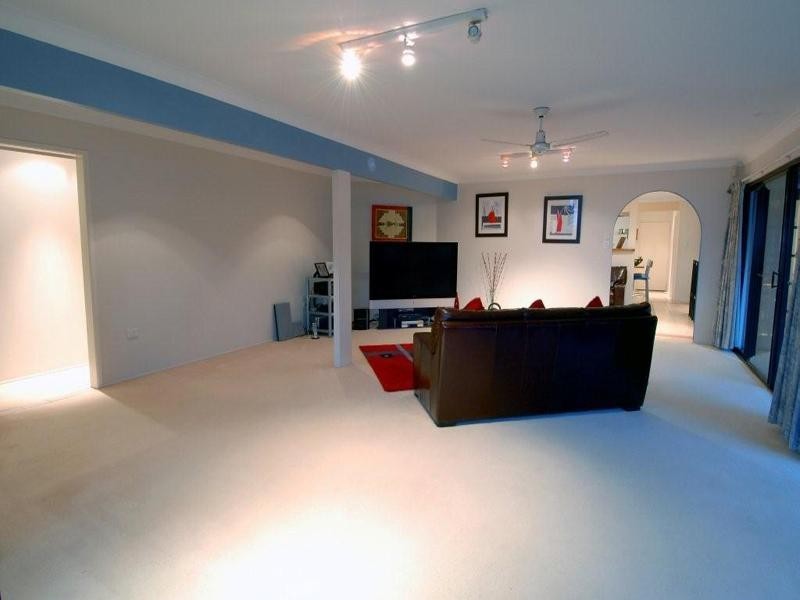 13 Kooringal Crescent, Buddina QLD 4575