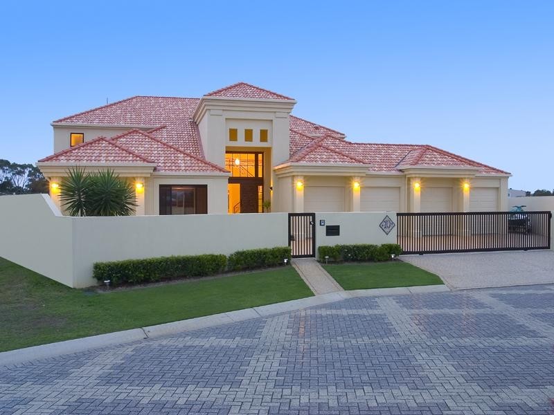 10 Mooloolah Island, Minyama QLD 4575